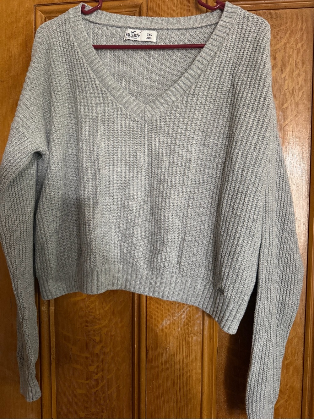 Hollister Light Gray V-Neck Ribbed Knit Sweater
